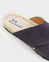 Suede Crossed Bands Sandals |