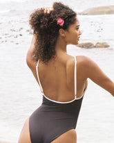 Costume Intero con Profilo a Contrasto |