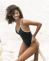 Edged One Piece - One-Piece | 